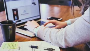 이 글에서는 공동 명의 지분 대출 실제 후기 와 승인 조건, 금리, 위험 요소까지 한 번에 정리했습니다.공동 명의로 지분 대출이 가능한지, 승인 사례와 실패 사례를 통해 현실적인 전략을 알려드립니다. 처음이라면 꼭 읽어보세요.